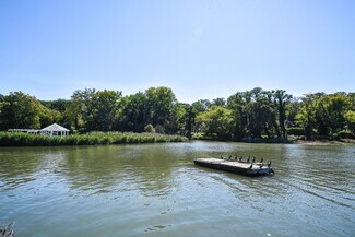 Plus de détails pour 56-A & B Shore Rd, Glenwood Landing, NY - Multi-résidentiel à vendre