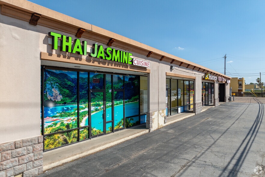 114-154 Fairmont Pky, Pasadena, TX for lease - Building Photo - Image 2 of 16