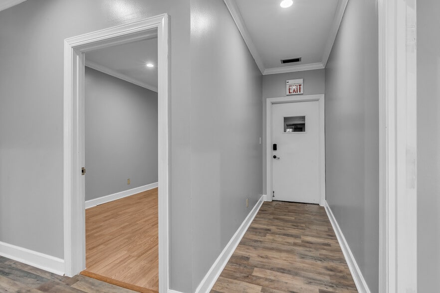 340 Eisenhower Dr, Savannah, GA à louer - Photo du bâtiment - Image 2 de 19