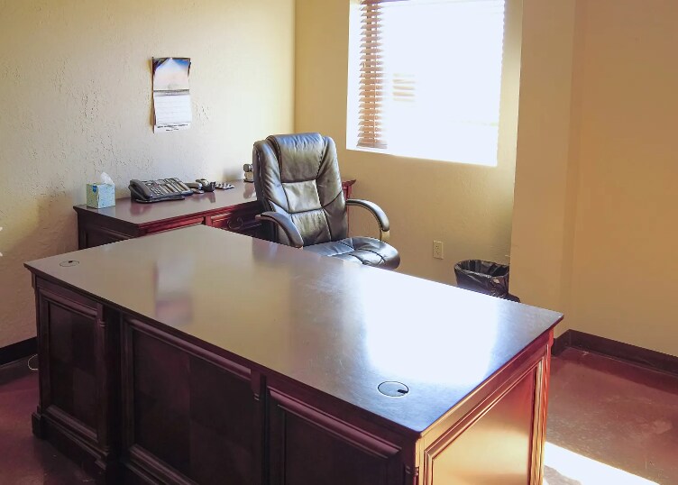 2003 S Merritt Rd, Elk City, OK à vendre - Photo du bâtiment - Image 3 de 18