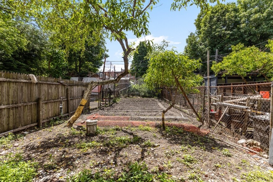 738 Lafayette Ave, Brooklyn, NY for sale - Building Photo - Image 2 of 11