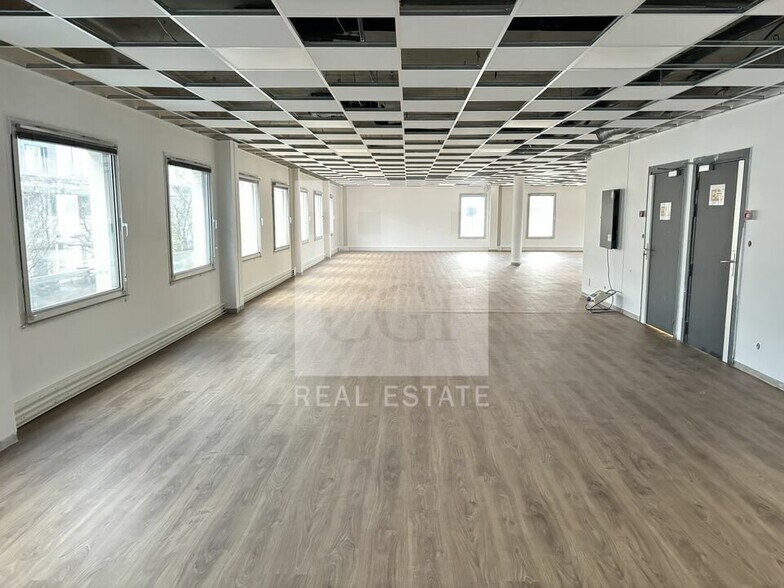 11 Rue Edison, Bron for lease - Interior Photo - Image 2 of 7