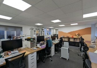 The Green, Elstead for lease Interior Photo- Image 1 of 3