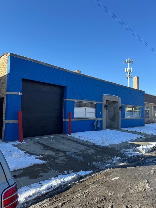 Plus de détails pour 5662 Northwest Hwy, Chicago, IL - Industriel à louer