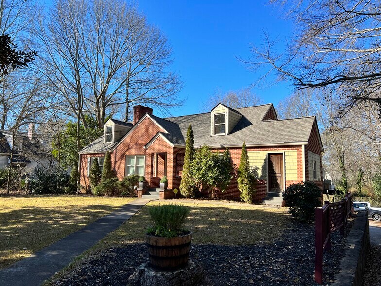 496 Medlock Rd, Decatur, GA à vendre - Photo du bâtiment - Image 1 de 1