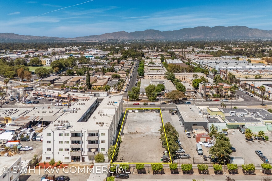 15226 Parthenia St, North Hills, CA for sale - Building Photo - Image 2 of 8