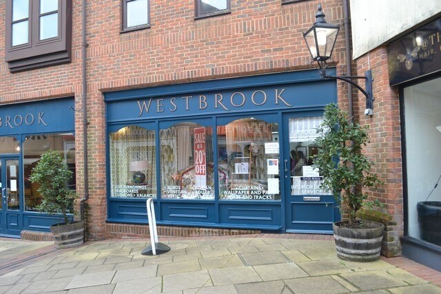 9-13 Westbrook Walk, Alton à louer - Photo du bâtiment - Image 1 de 2