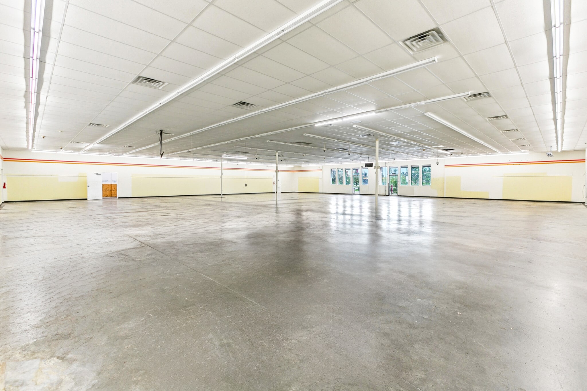 11901 I 10 Service Rd, New Orleans, LA for lease Interior Photo- Image 1 of 7