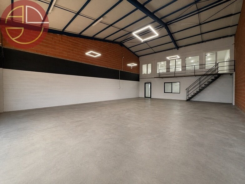 Industrial in Saint-Orens-de-Gameville for lease - Interior Photo - Image 3 of 5