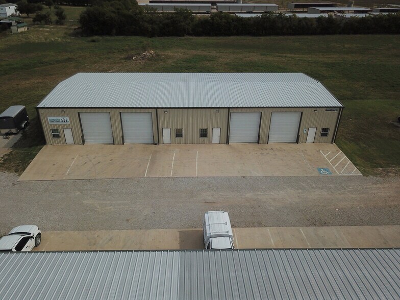 15060 US Highway 380 W, Krum, TX for sale - Primary Photo - Image 1 of 10