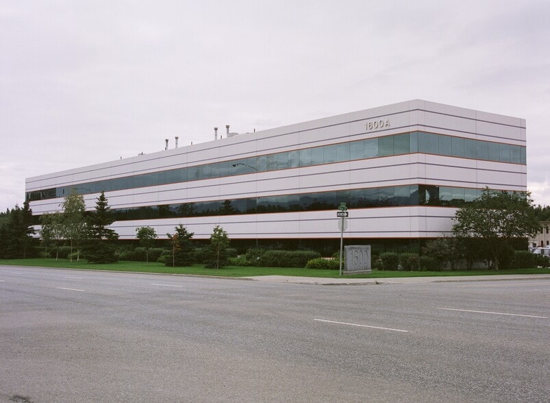 1600 A St, Anchorage, AK à louer - Photo du bâtiment - Image 2 de 6