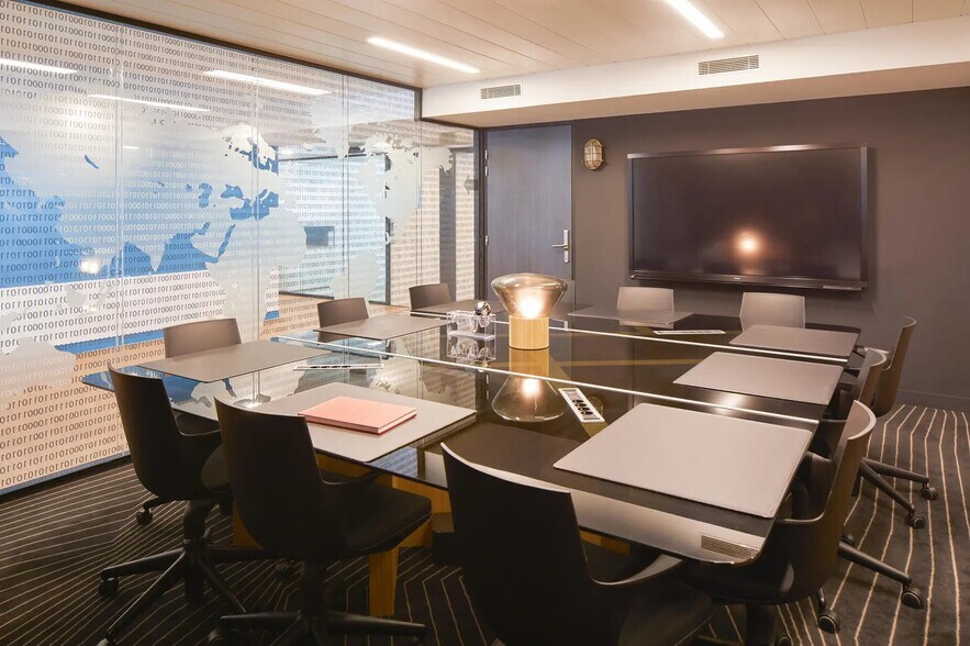 16 Rue Washington, Paris for lease - Building Photo - Image 3 of 14