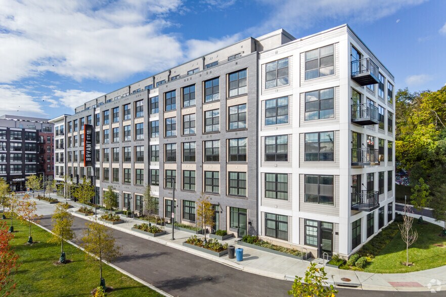 680 Rhode Island Ave NE, Washington, DC à louer - Photo du bâtiment - Image 3 de 56