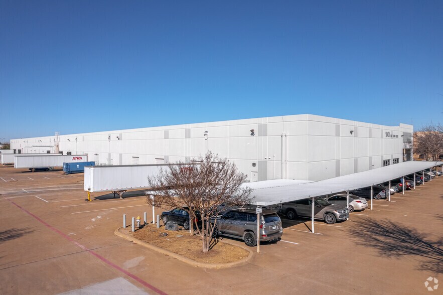 1801 Big Town Blvd, Mesquite, TX à louer - Photo du bâtiment - Image 2 de 4