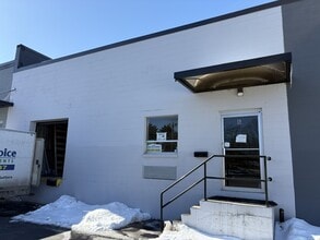 1000 E Industrial Park Dr, Manchester, NH à louer Photo intérieure- Image 1 de 9