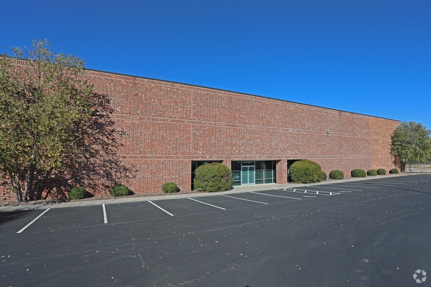 6348 Burnt Poplar Rd, Greensboro, NC for lease - Primary Photo - Image 1 of 27