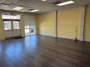 8649 Ellard Dr, Alpharetta, GA for lease Interior Photo- Image 2 of 3
