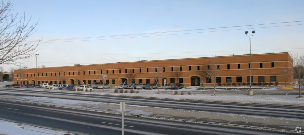 7150 Boone Ave N, Brooklyn Park, MN à louer - Photo du bâtiment - Image 2 de 8