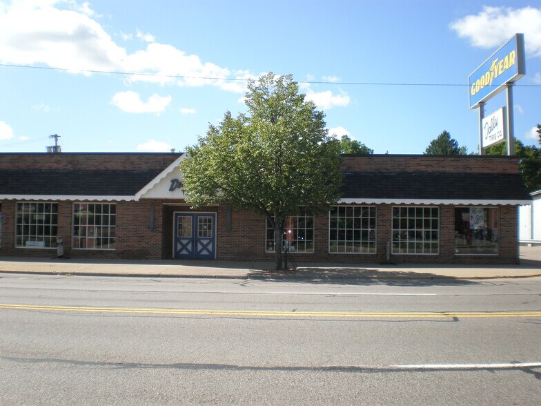 93-109 W Chicago St, Coldwater, MI à vendre - Photo du bâtiment - Image 2 de 17