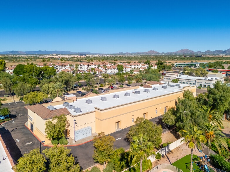 4731 E Union Hills Ave, Phoenix, AZ à louer - Photo du bâtiment - Image 3 de 6