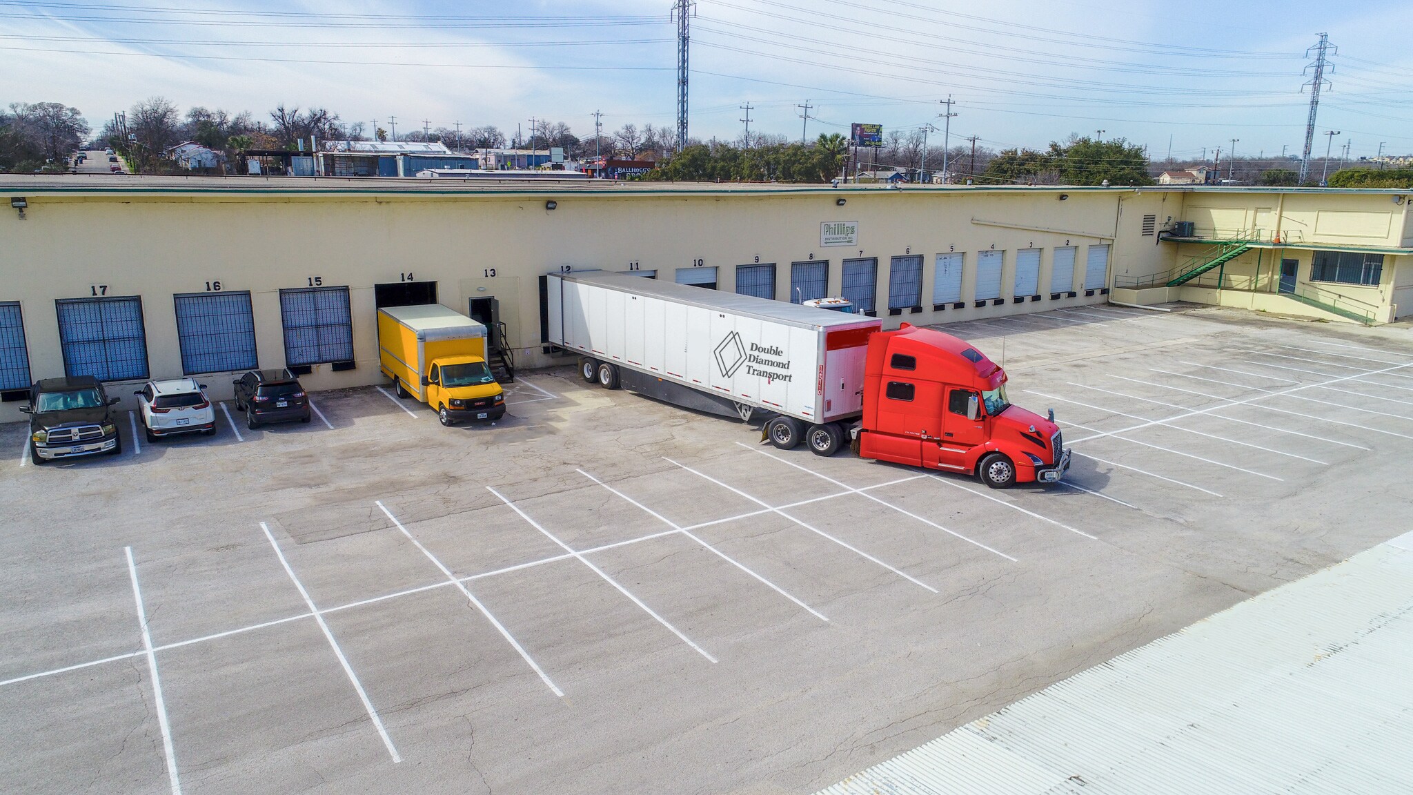 3000 E Houston St, San Antonio, TX à louer Photo du bâtiment- Image 1 de 27