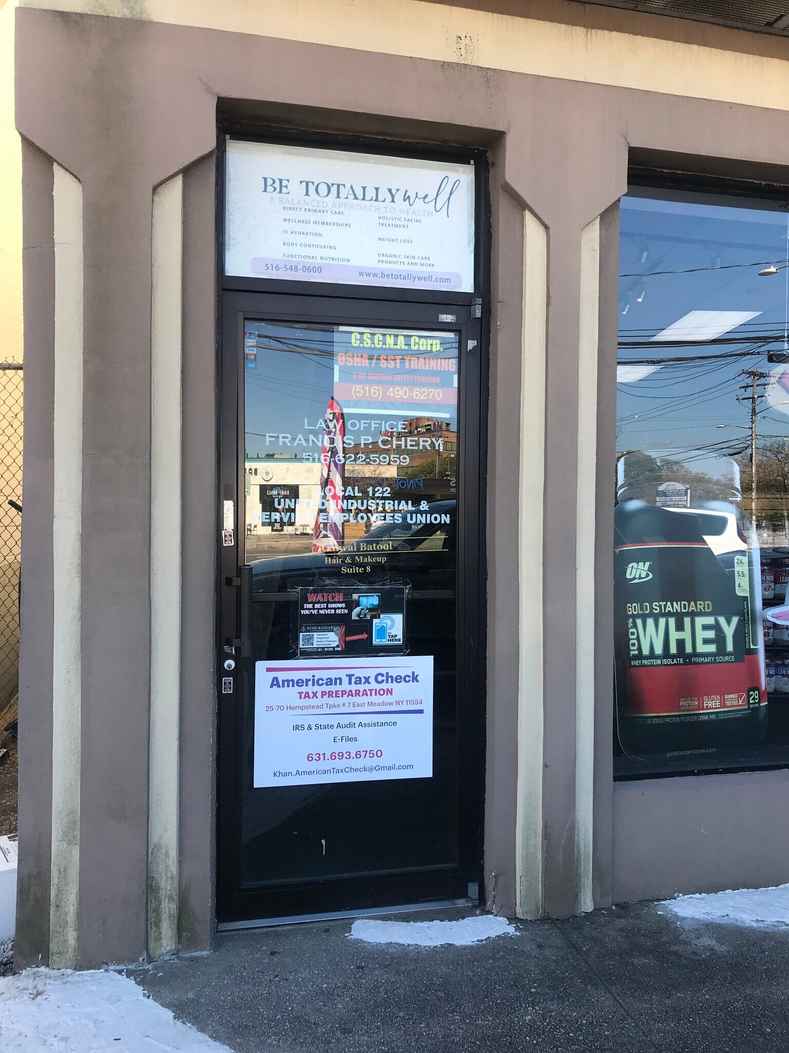 2568-2570 Hempstead Tpke, East Meadow, NY for lease Interior Photo- Image 1 of 3