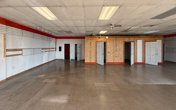 2611 Lawrenceville Hwy, Decatur, GA for lease Interior Photo- Image 2 of 2