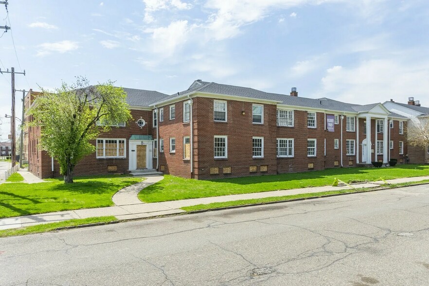 641-711 Covington Dr, Detroit, MI à vendre - Photo du bâtiment - Image 2 de 2