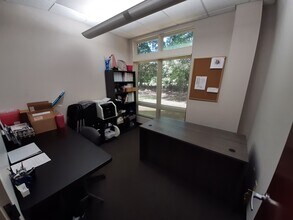 1709 Legion Rd, Chapel Hill, NC for lease Interior Photo- Image 2 of 4