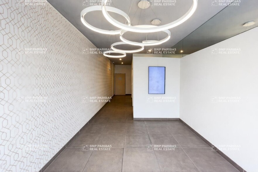 Office in Nantes for lease - Building Photo - Image 2 of 14
