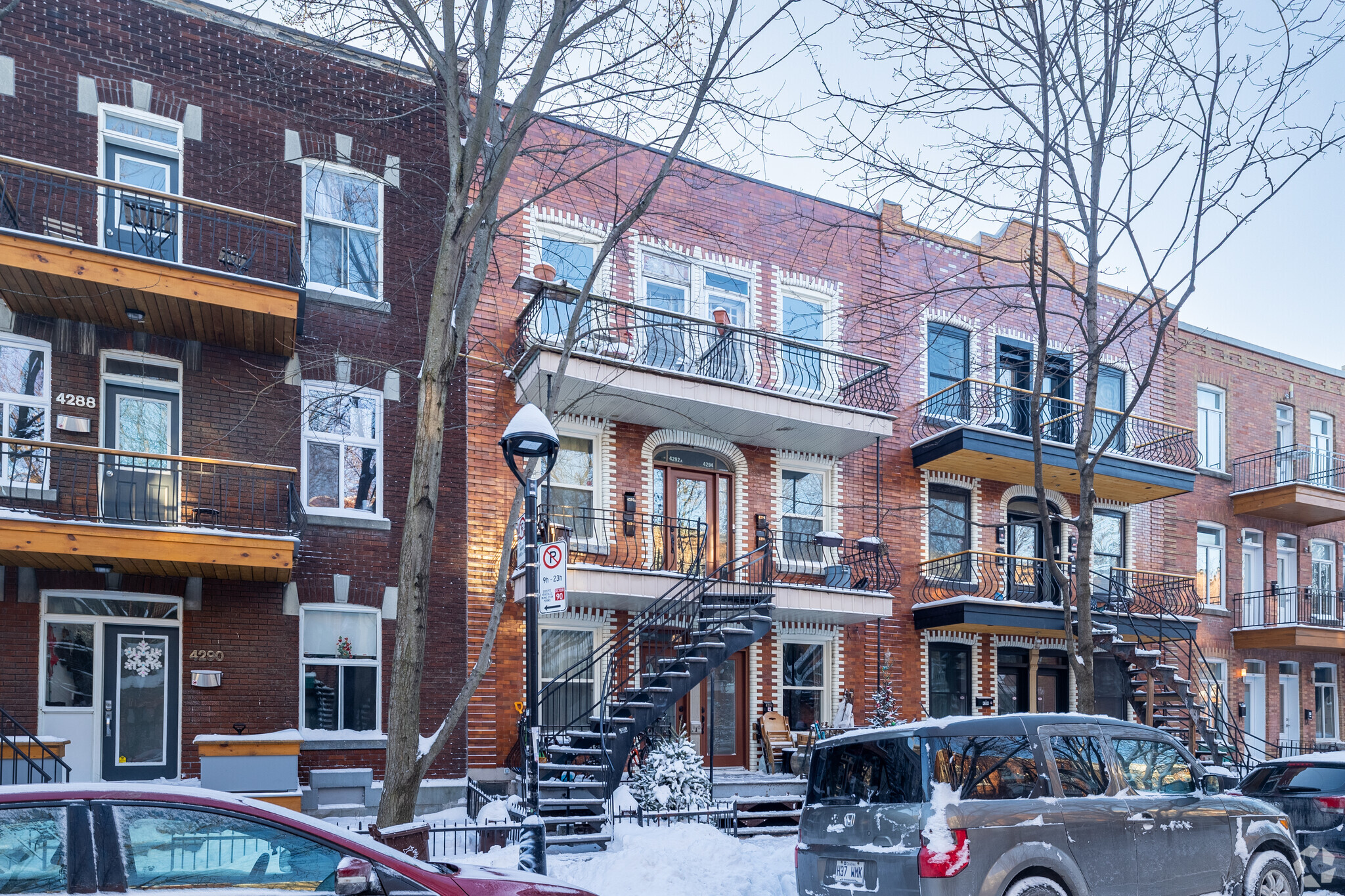 4292-4298 Rue Messier, Montréal, QC for sale Primary Photo- Image 1 of 1