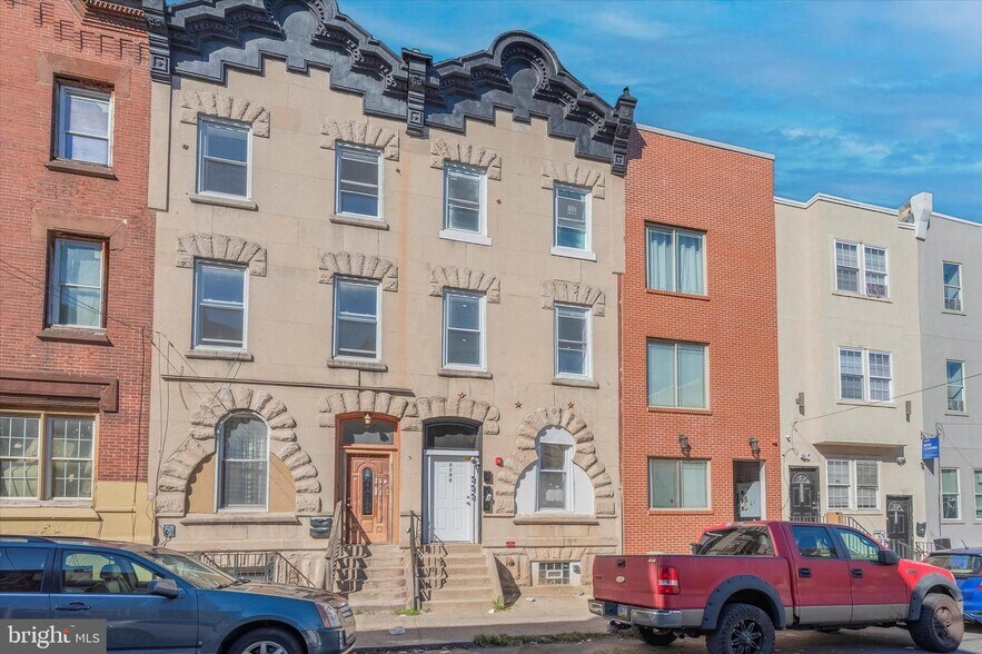Temple University Package (2 properties) portefeuille de 2 propriétés à vendre sur LoopNet.ca - Photo du bâtiment - Image 1 de 27