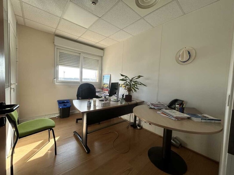 89 Avenue Du Progrès, Chassieu à louer - Photo intérieure - Image 2 de 7