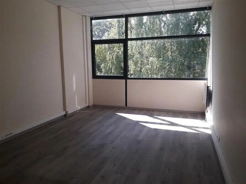Bureau dans Lognes à louer - Photo intérieure - Image 3 de 7