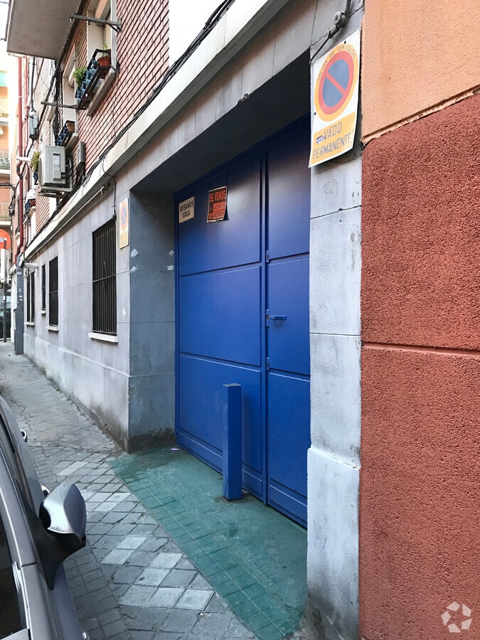 Calle de Carlos Domingo, 6, Madrid, MAD 28047 - Unit Puerta B, Esc. 1 - - Interior Photo - Image 2 of 2