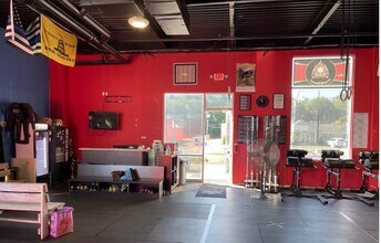 140 Eileen Way, Syosset, NY à louer Photo intérieure- Image 2 de 3