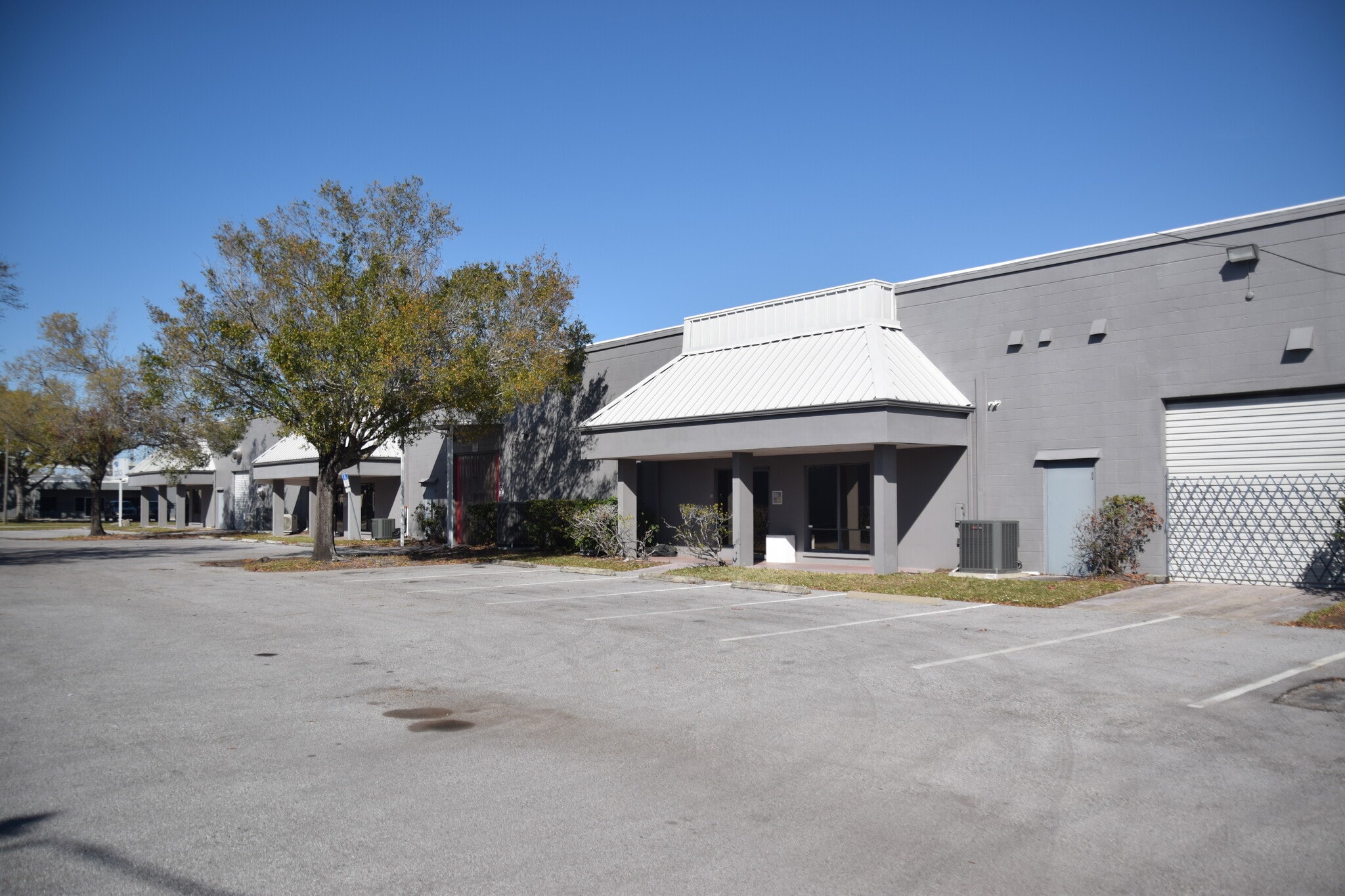 5600 N 115th Ave, Clearwater, FL for lease Building Photo- Image 1 of 9