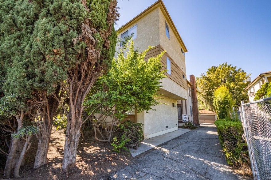 1541-1547 Veteran Ave, Los Angeles, CA for sale - Building Photo - Image 3 of 16