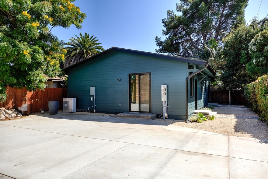 102 S Voluntario St, Santa Barbara, CA for sale - Building Photo - Image 2 of 17