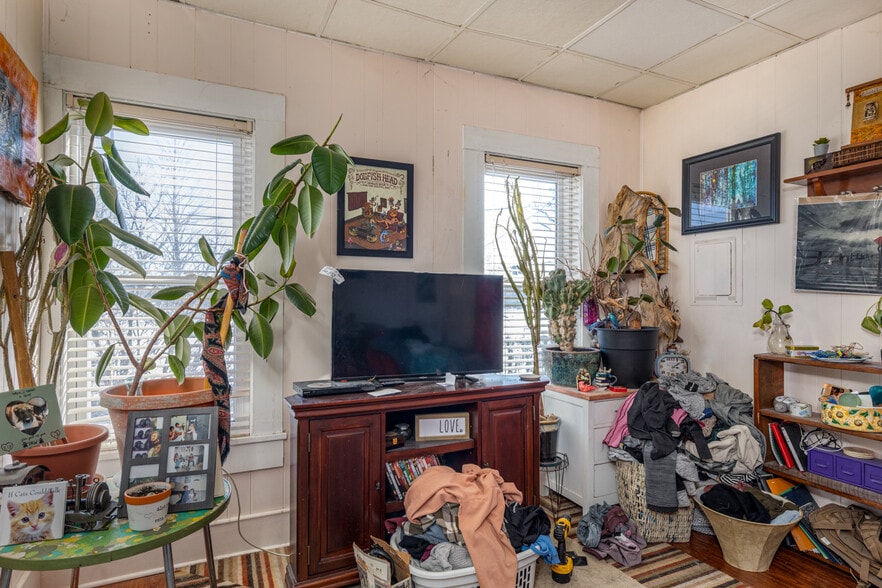 501 S Douglas St, Appleton, WI à vendre - Photo du bâtiment - Image 2 de 18