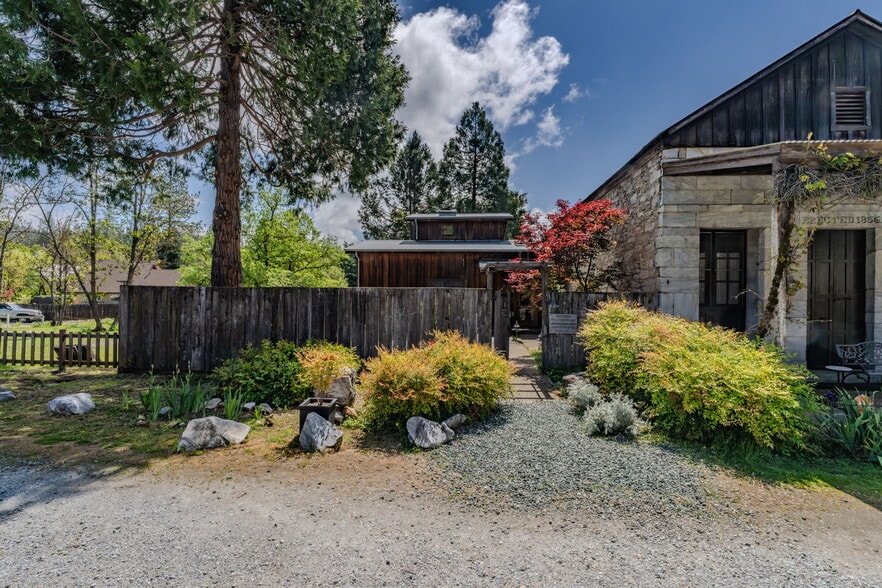 21376 Consolation St, Volcano, CA à vendre - Photo du bâtiment - Image 3 de 115