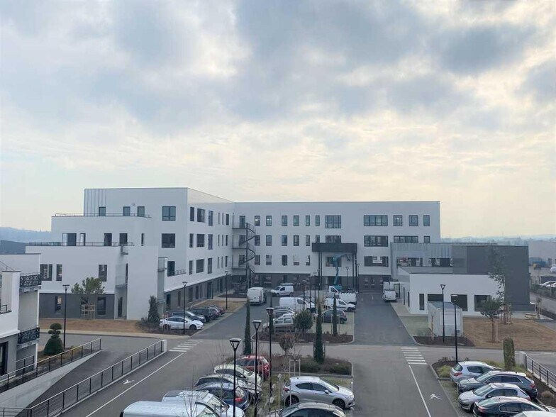 Bureau dans Genas à louer - Photo du bâtiment - Image 3 de 13