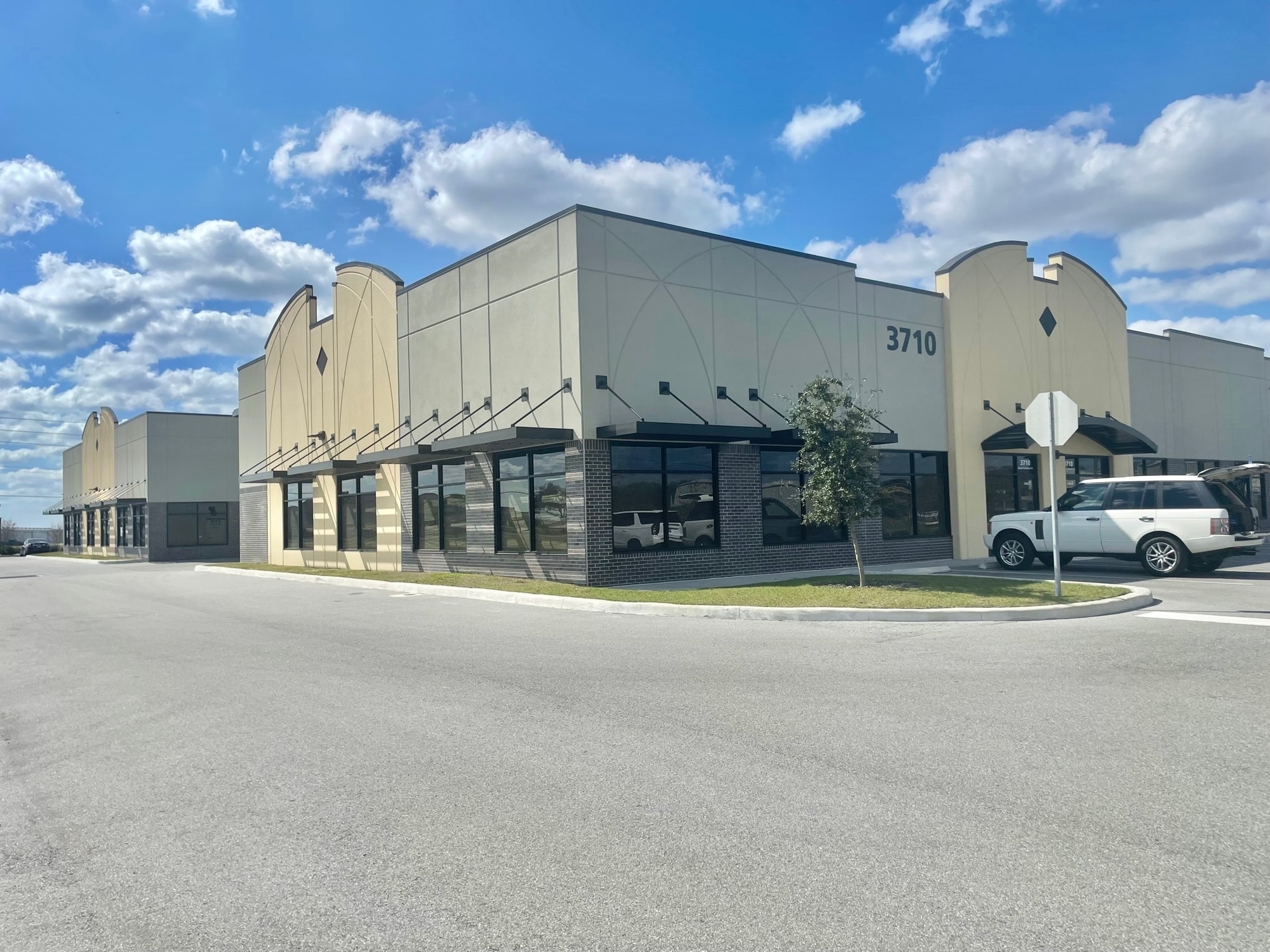 3710 Airport Commerce Dr, Lakeland, FL for lease Primary Photo- Image 1 of 16