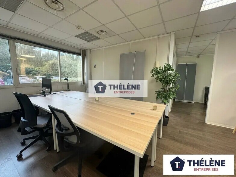 Office in Baillargues for lease - Interior Photo - Image 2 of 8