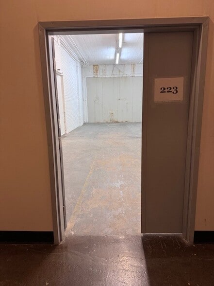 3680-3700 Rue Saint-Patrick, Montréal, QC for lease - Building Photo - Image 3 of 12