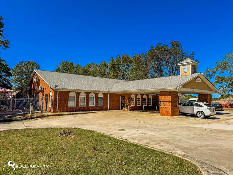2326 Bouldercrest Rd SE, Atlanta, GA à vendre - Photo du bâtiment - Image 2 de 25