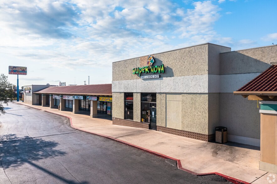 8300-8400 Marbach Rd, San Antonio, TX for lease - Building Photo - Image 3 of 7