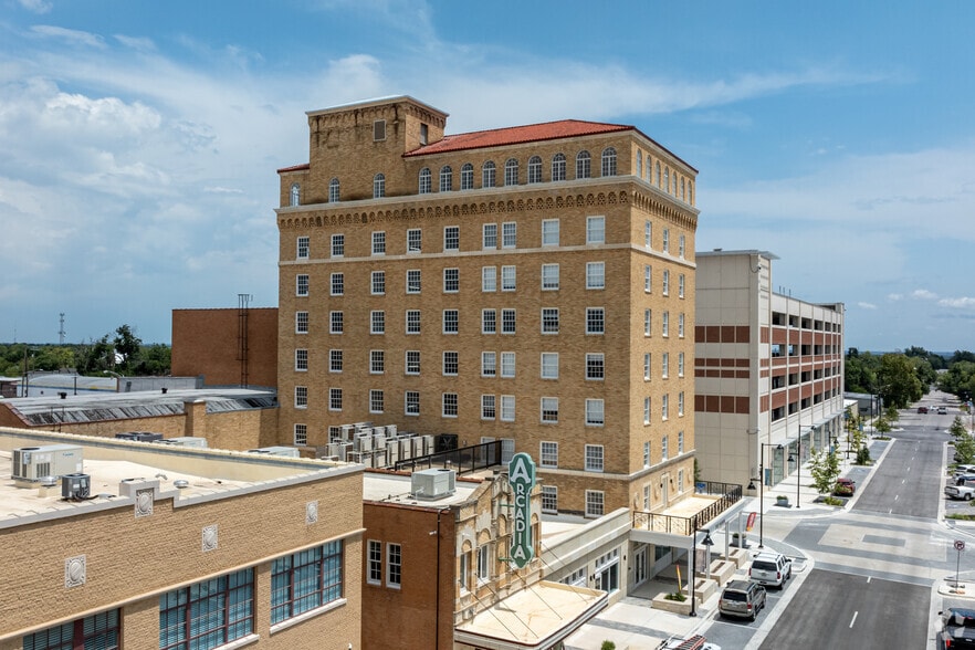 114 E Central Ave, Temple, TX for lease - Building Photo - Image 2 of 9