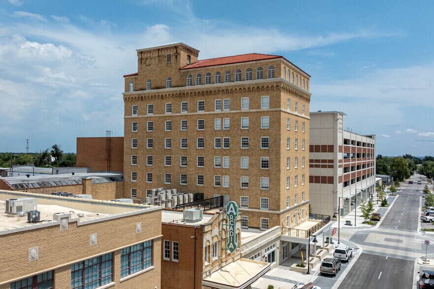 114 E Central Ave, Temple, TX à louer - Photo du bâtiment - Image 2 de 9