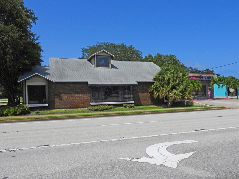760 W New Haven Ave, Melbourne, FL à vendre - Photo du bâtiment - Image 2 de 10